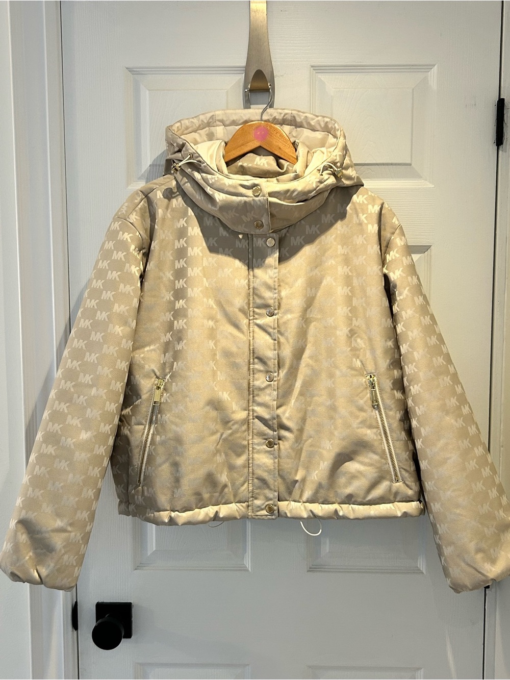 Michael Kors MK Logo Jacquard Puffer Jacket – Champagne Gold – XL – NWT